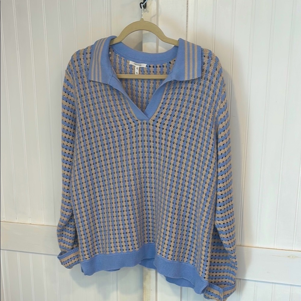 Maurice’s Blue & Cream, stretchy, v-neck checked Sweater size XL